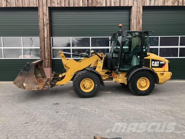CAT 906 H 2 Kolesni nakladalci