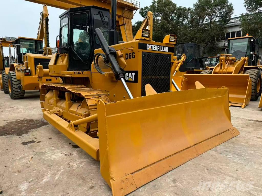 CAT D 6 G Buldožerji goseničarji