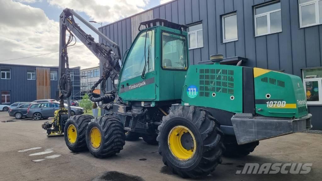 John Deere 1070 D Harvesterji