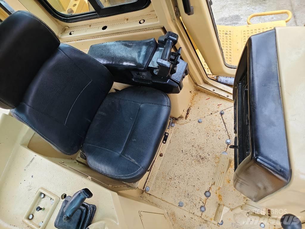 CAT D 7 R Buldožerji goseničarji