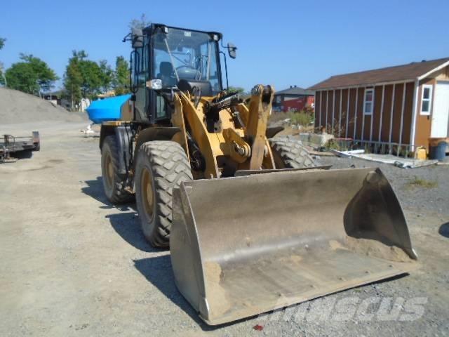 CAT 914M Kolesni nakladalci
