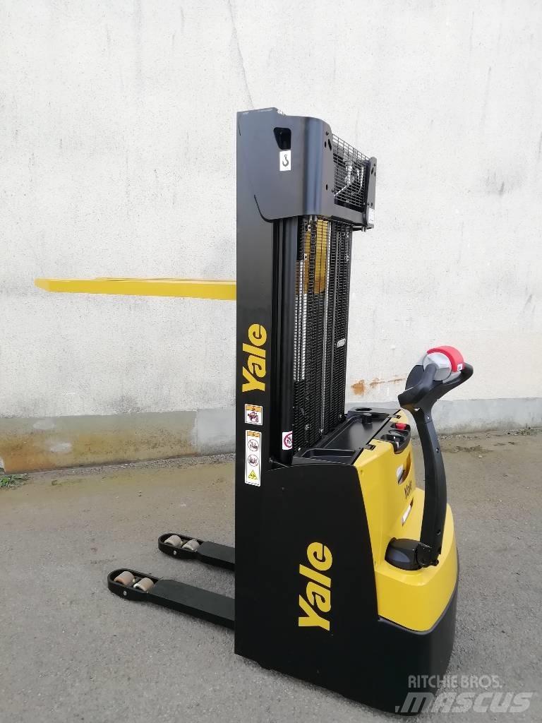 Yale MS12 Ročni električni viličar