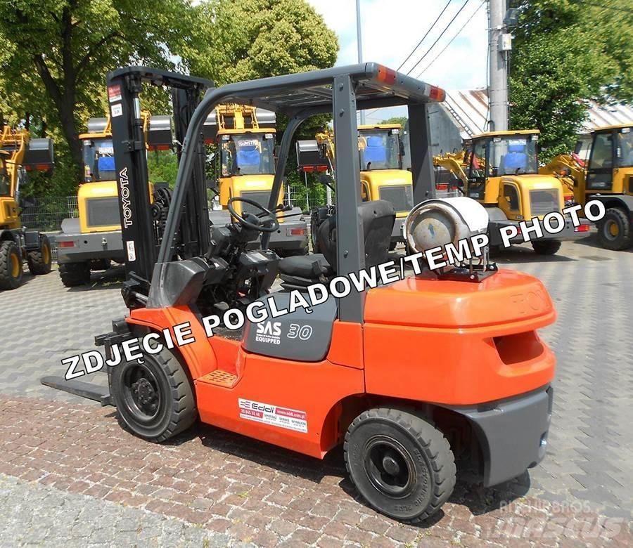 Toyota 02-7FGF30 Plinski viličarji