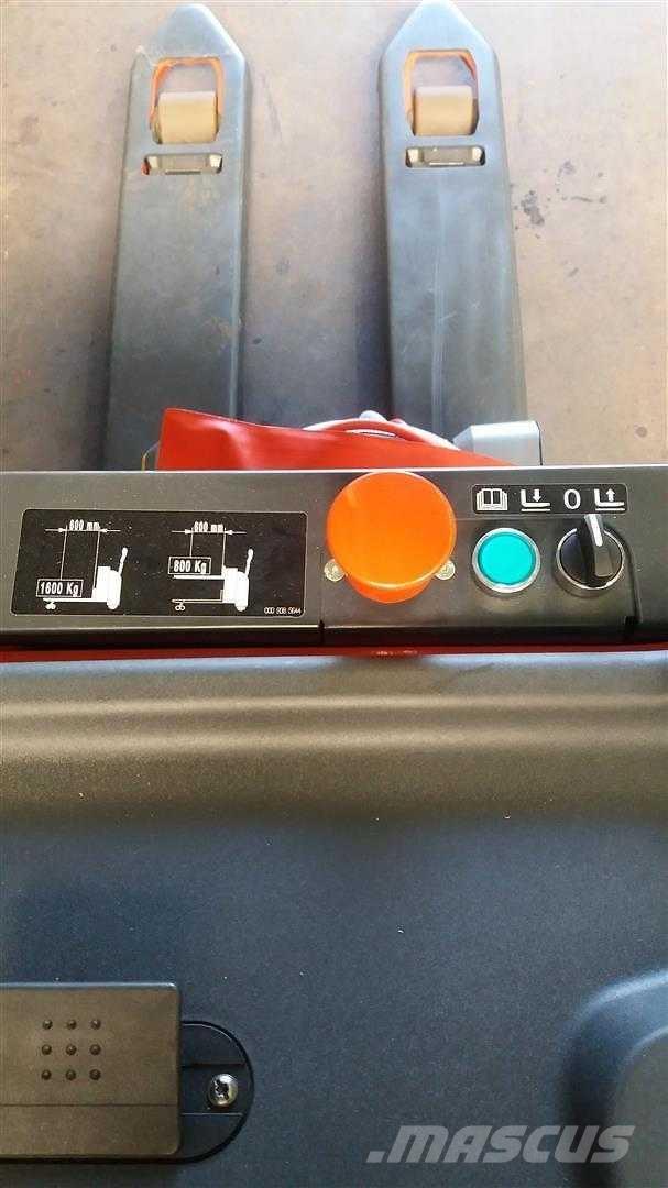 Linde T16L Ročni električni viličar