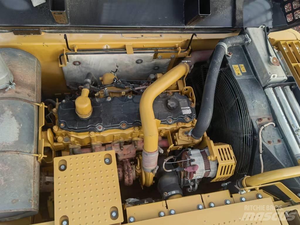 CAT 325 D2 Bagri goseničarji