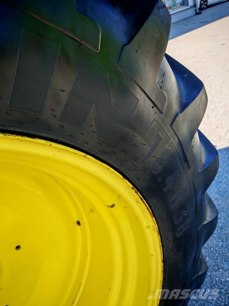 John Deere 6115 R Traktorji