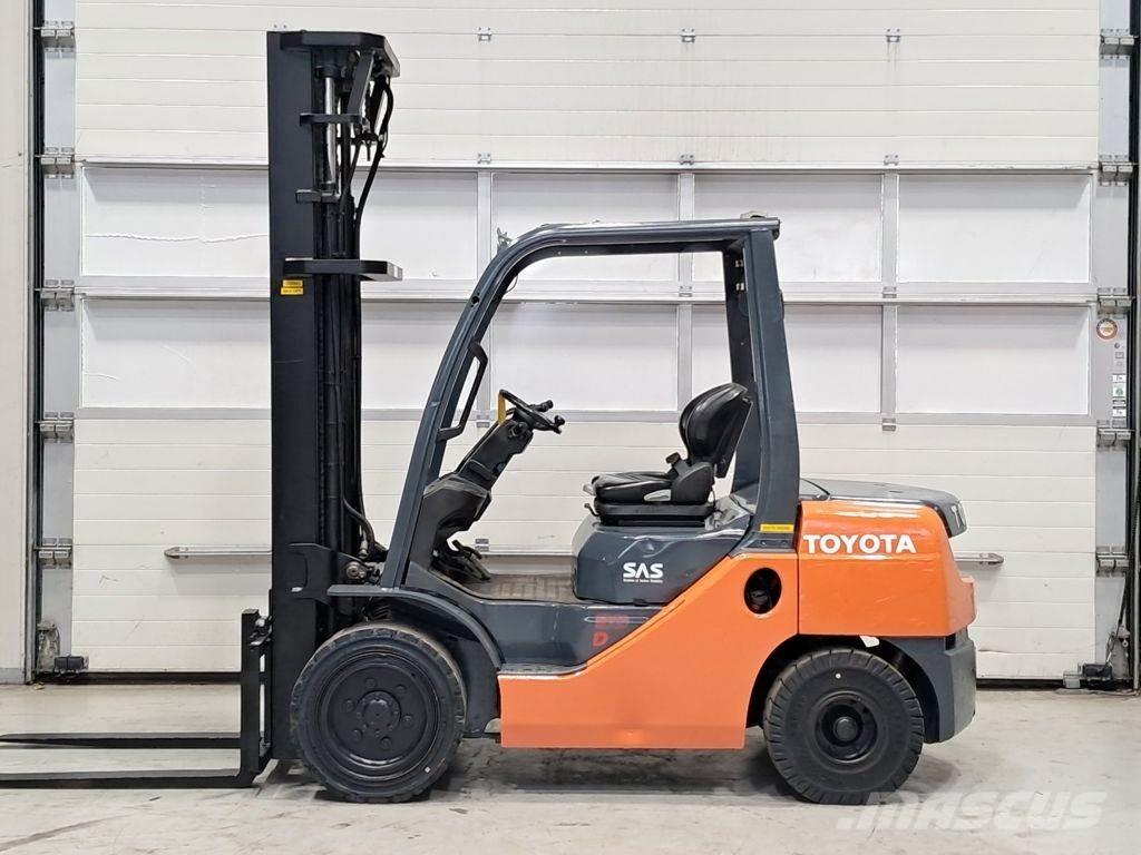 Toyota 02-8FDF30 Dizelski viličarji