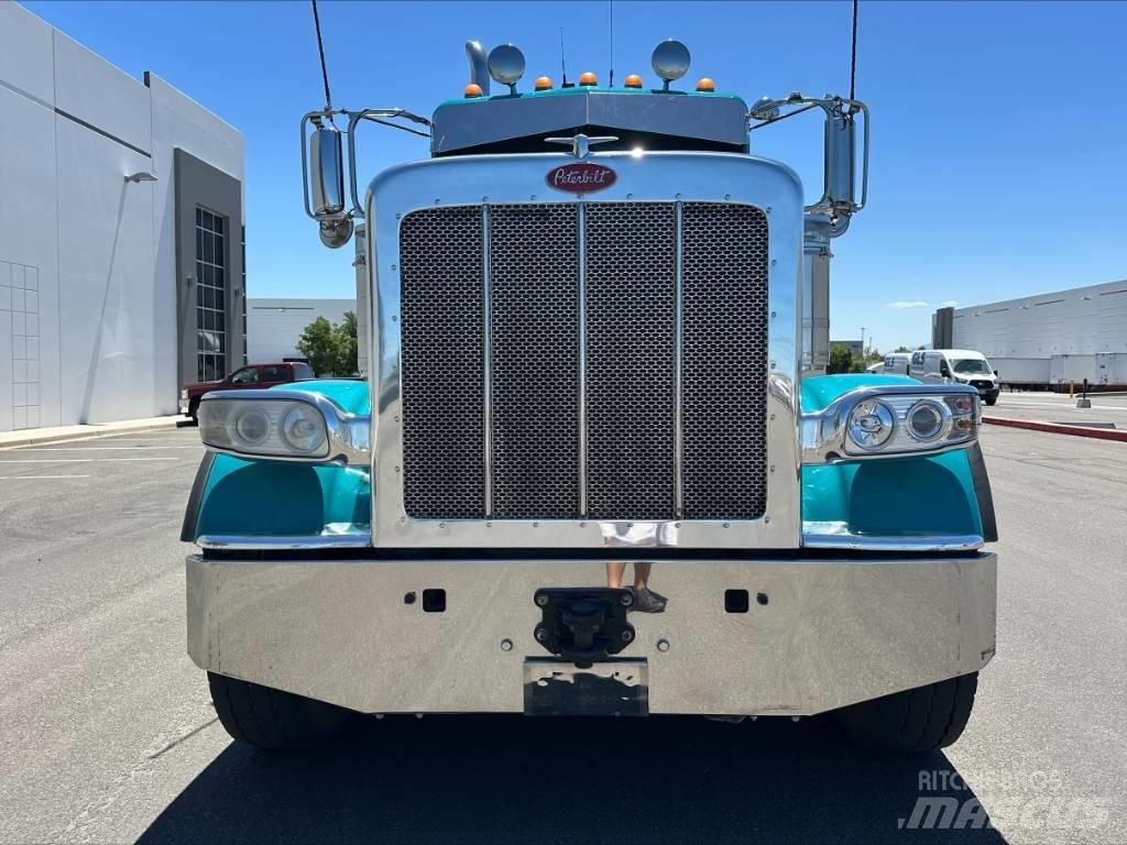 Peterbilt 388 Vlačilci