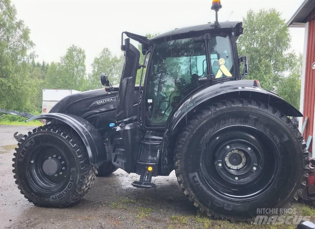 Valtra T 235 D Traktorji
