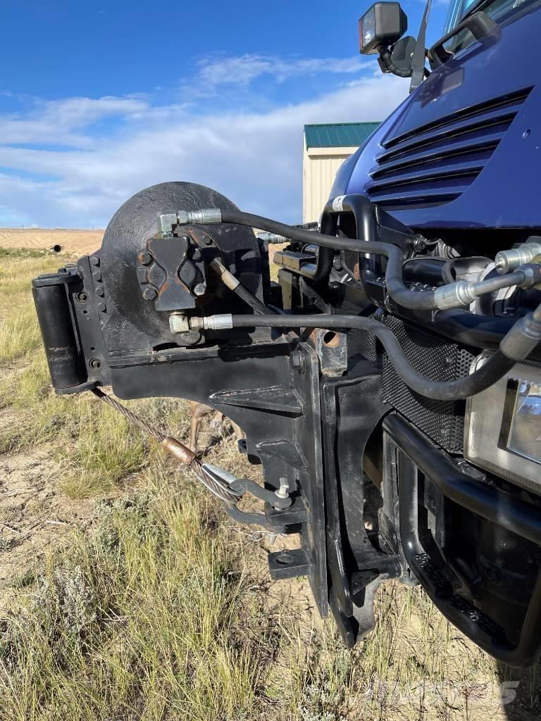  UNIMG FLBTK Tovornjaki s kesonom/platojem