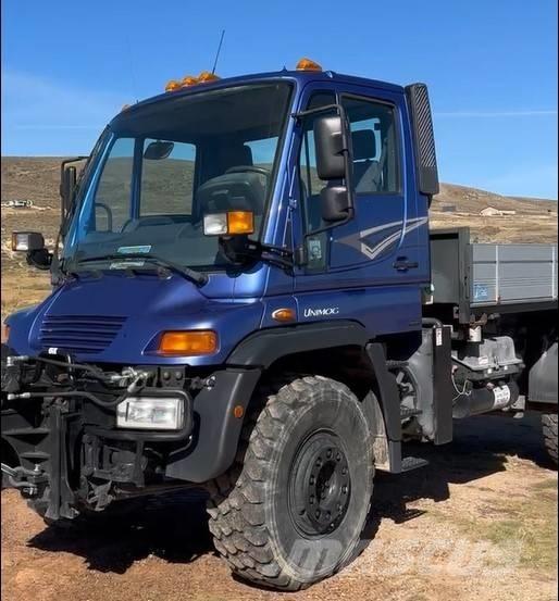  UNIMG FLBTK Tovornjaki s kesonom/platojem