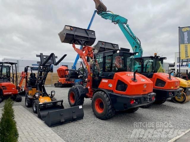 Kubota R 090 Kolesni nakladalci