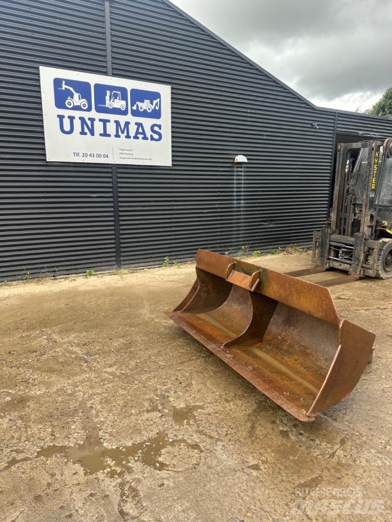 Andet Fast planer Drugi deli