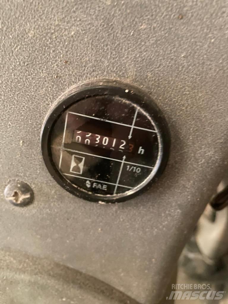 New Holland W 270 B Kolesni nakladalci