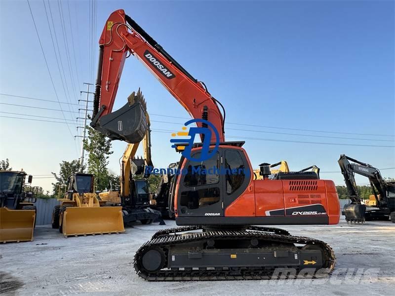 Doosan DX 225 LCA Bagri goseničarji