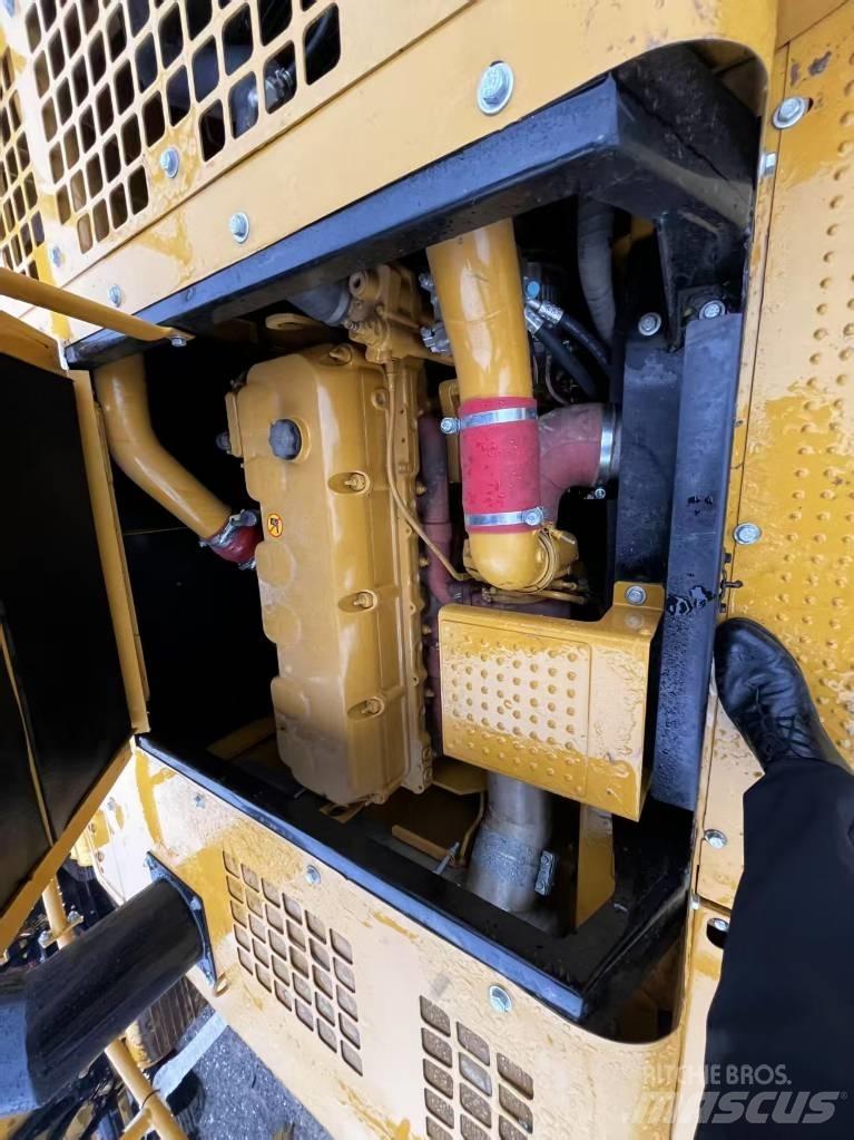 CAT 349 D2 Bagri goseničarji