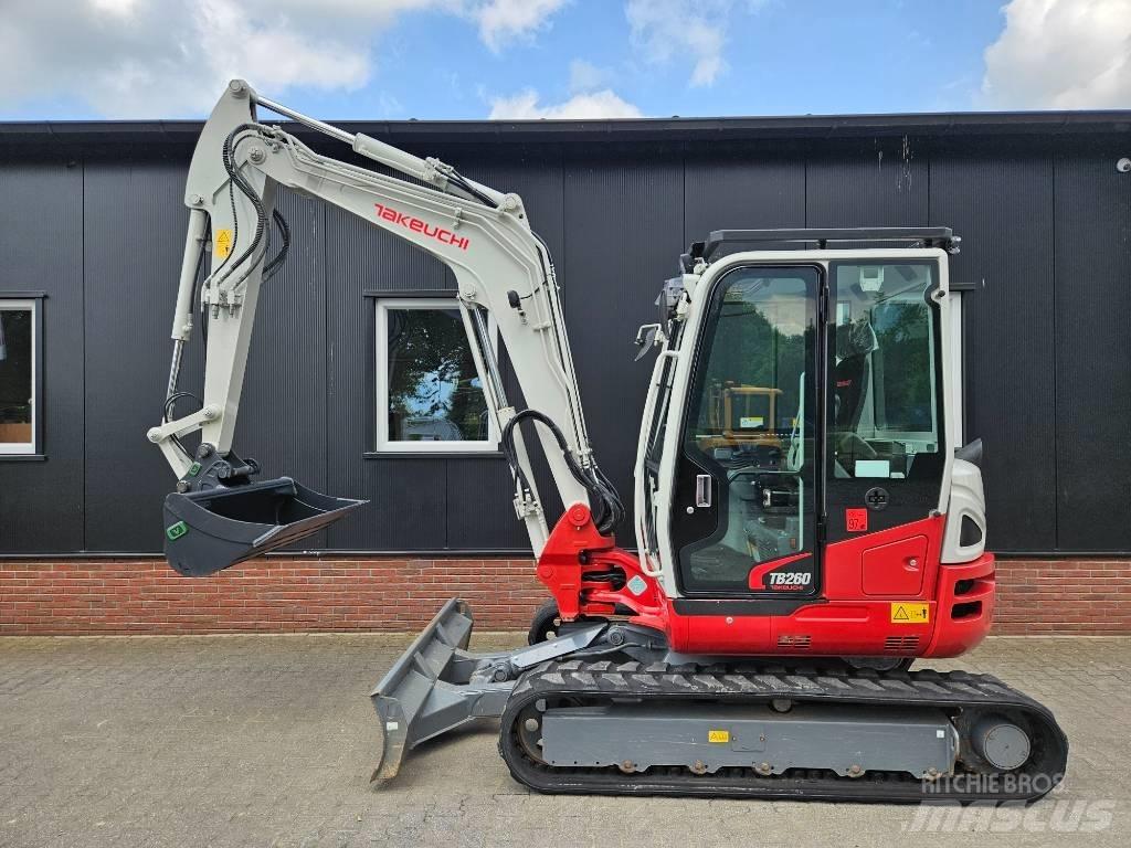 Takeuchi TB 260 Mini bagri <7t