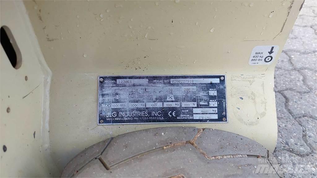 JLG 1230ES Druga dvigala in dvižne ploščadi