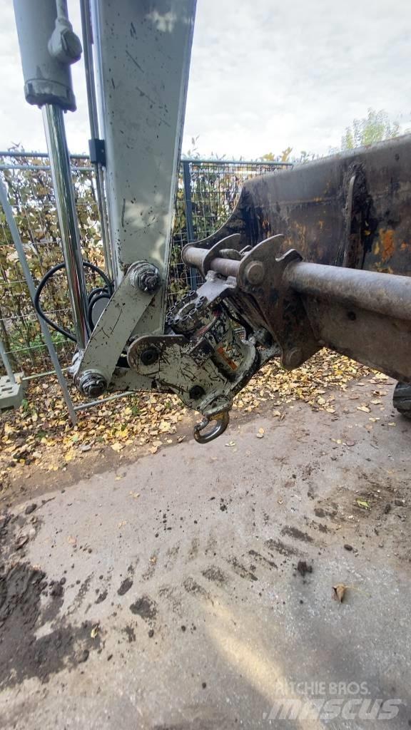 Takeuchi TB 240 Mini bagri <7t