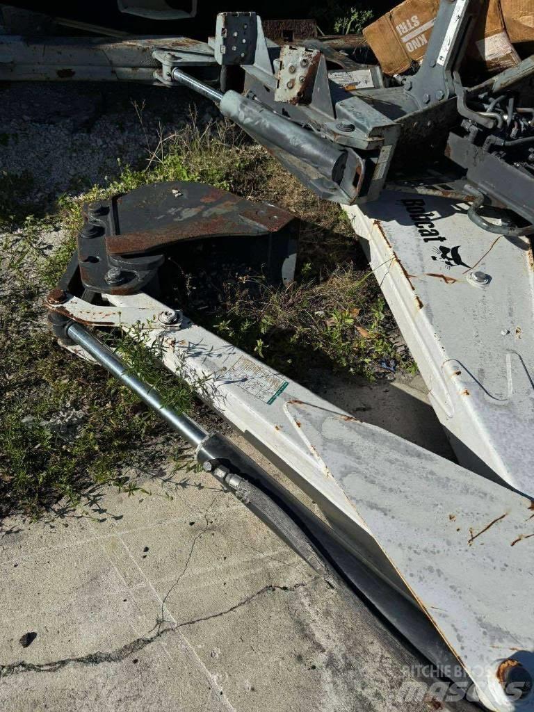 Bobcat 8811 Nakladalne žlice
