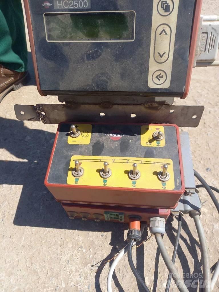 Hardi Commander 4200 Vlečne škropilnice