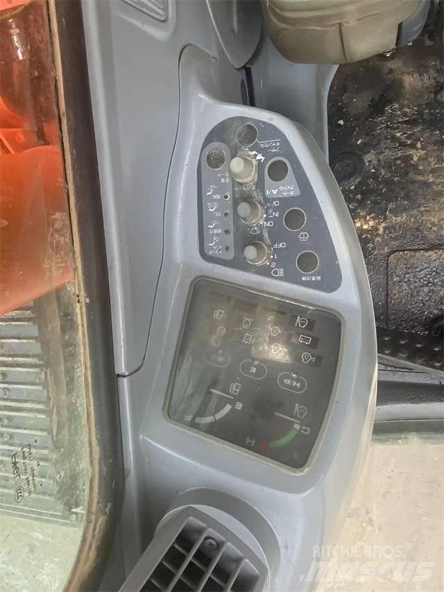 Hitachi EX 120-6 Bagri goseničarji