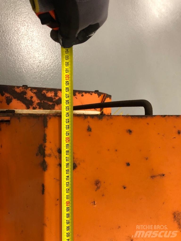 HWH Kost 125 Priključki za kompaktni traktor