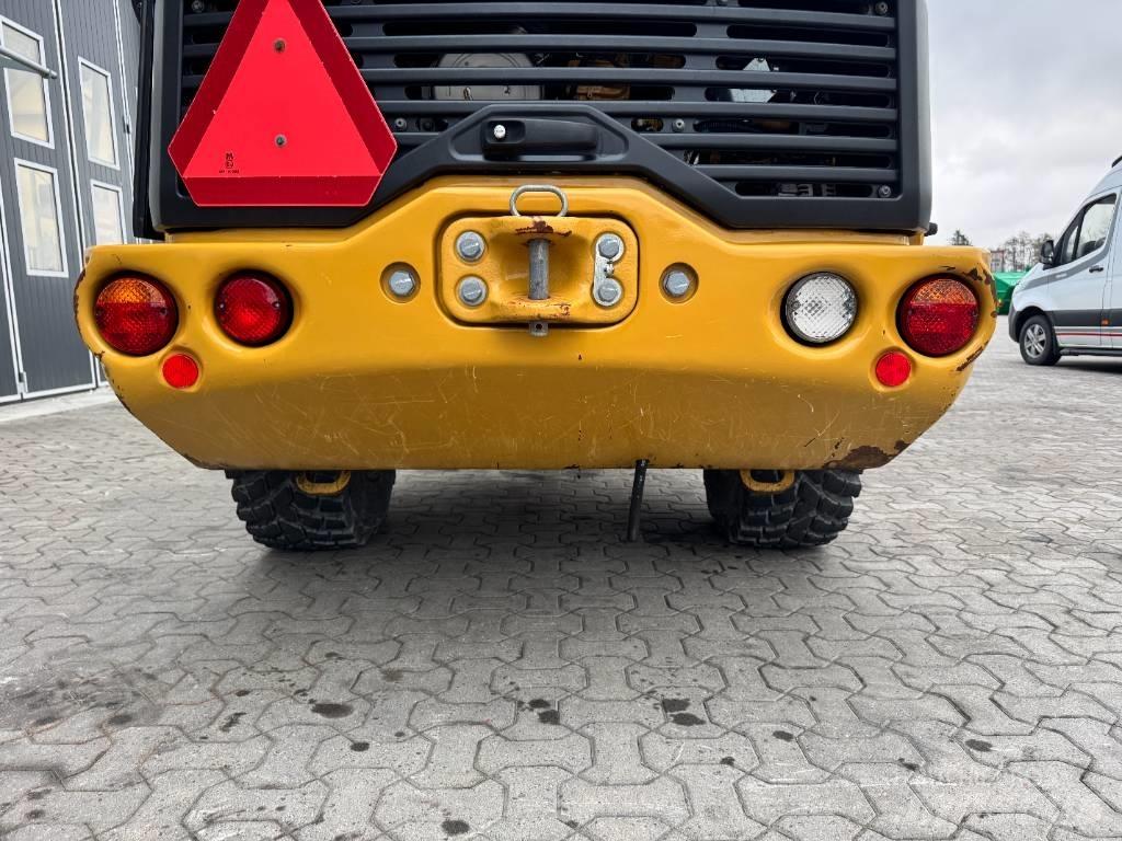 CAT 906M 35 km/h Kolesni nakladalci