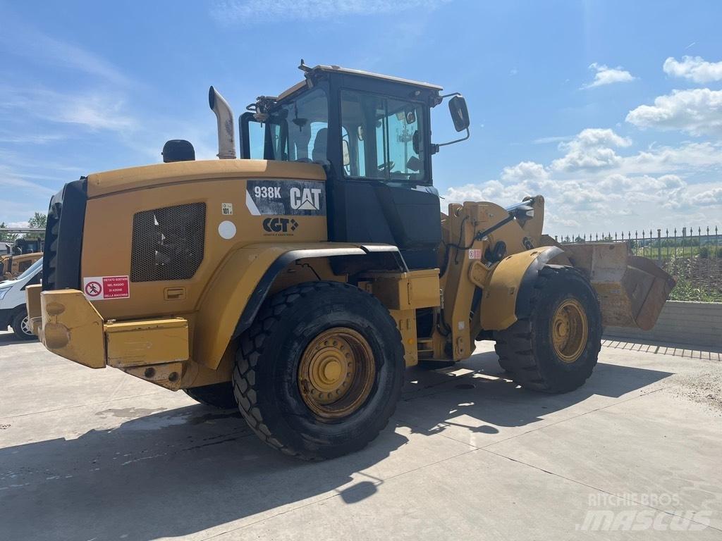 CAT 938 K Kolesni nakladalci