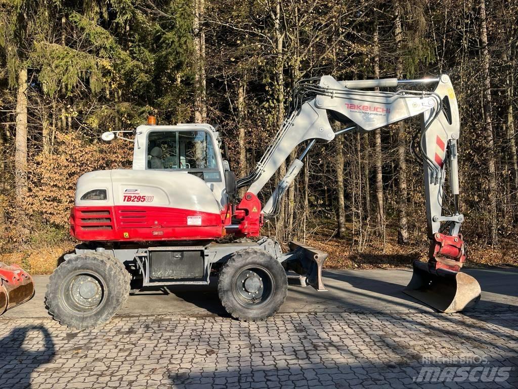 Takeuchi TB295W Bagri na kolesih