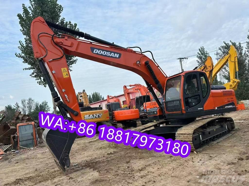 Doosan DX 225 LC Bagri goseničarji