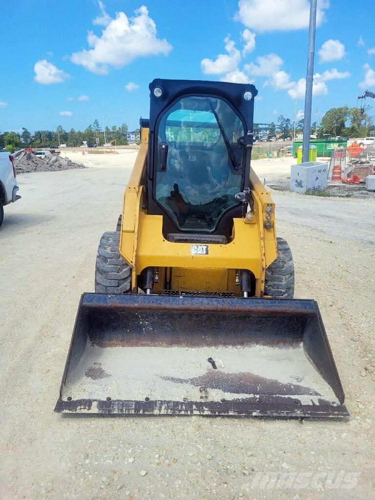 CAT 242 D Skid steer mini nakladalci