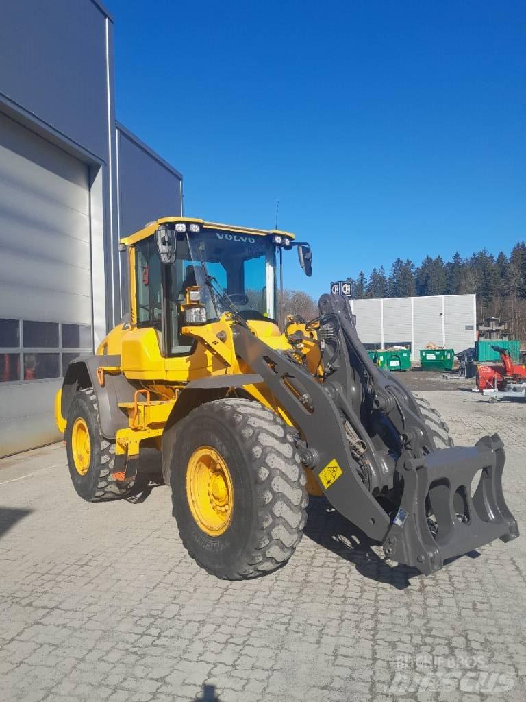 Volvo L90H Kolesni nakladalci