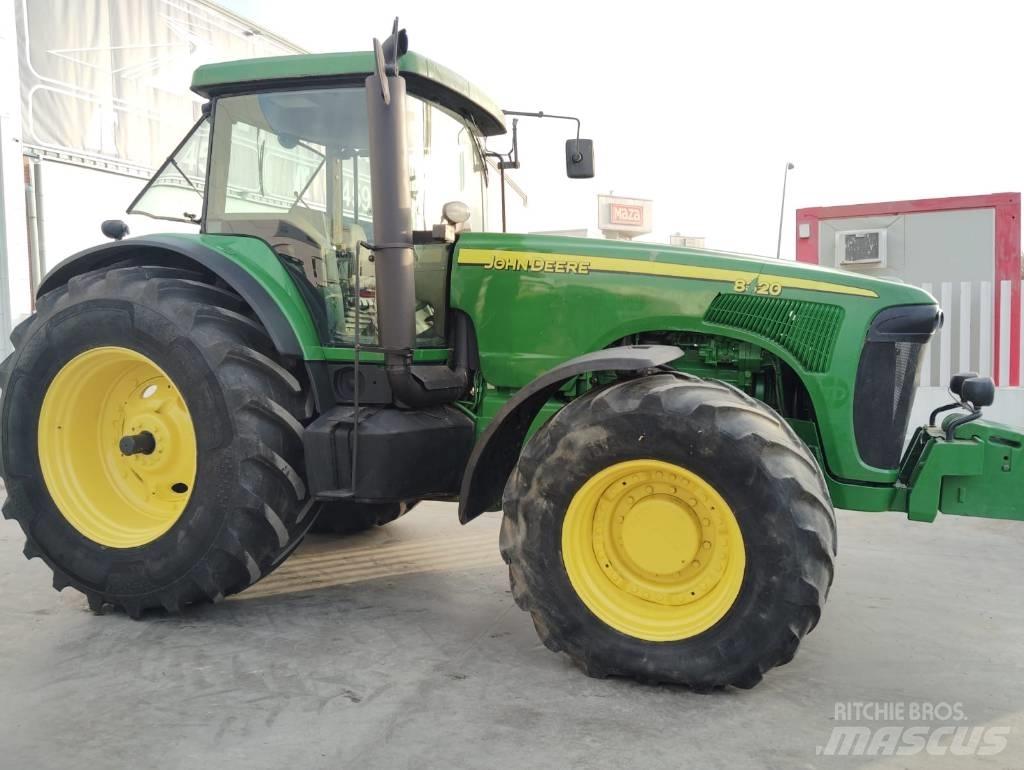 John Deere 8320 Traktorji