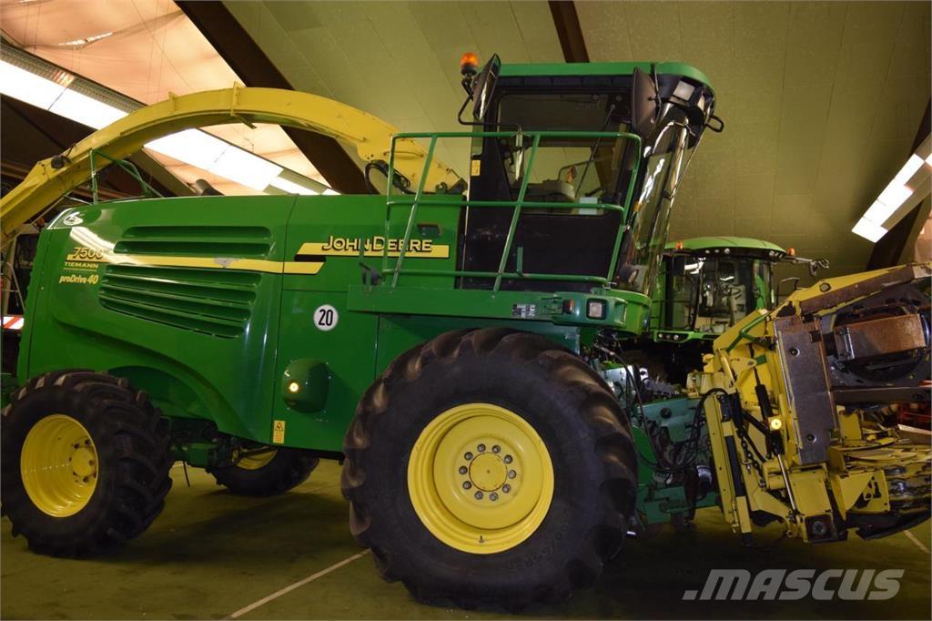 John Deere 7400 Stroji za krmo na lastni pogon