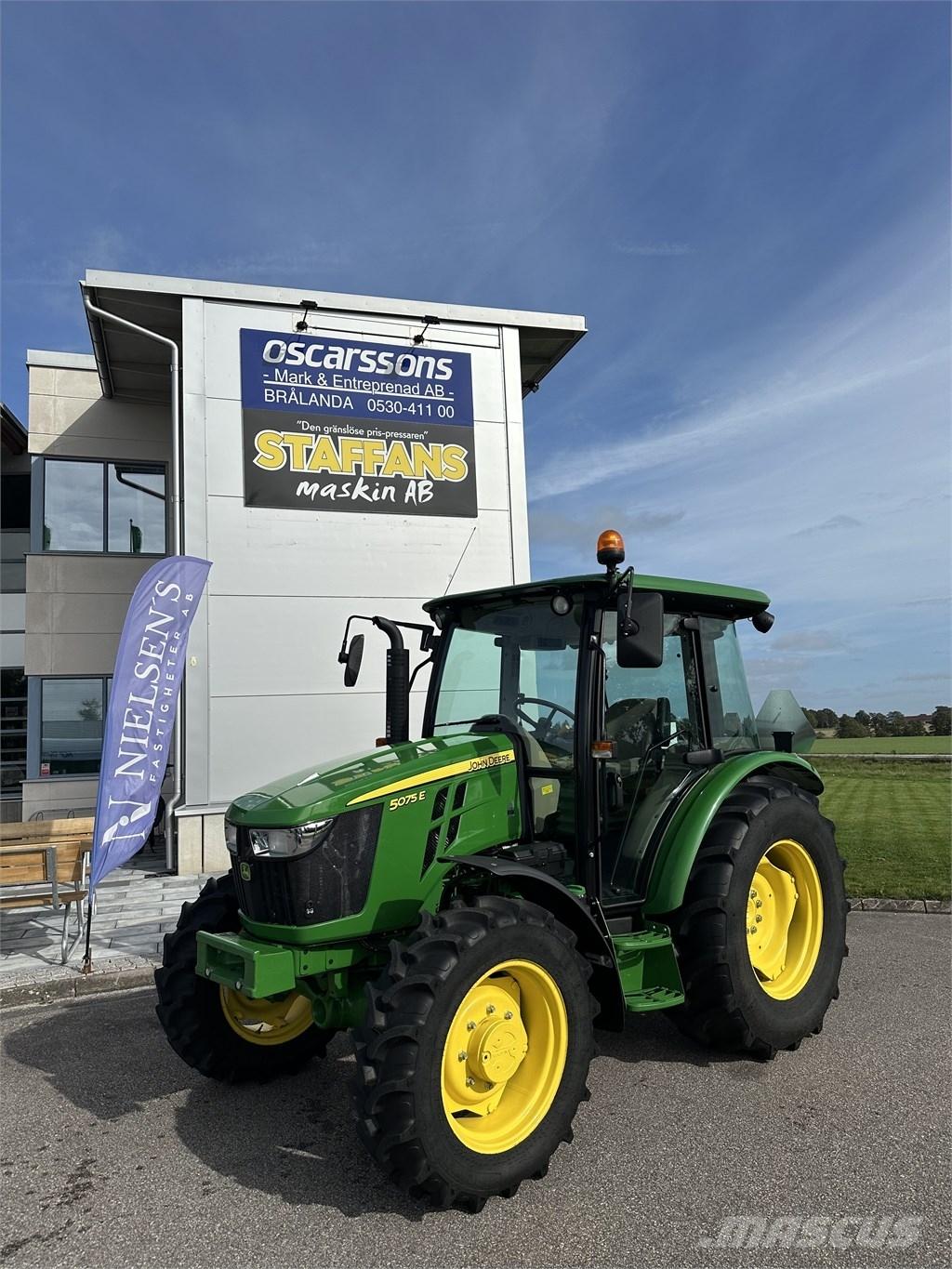 John Deere 5075 E Traktorji