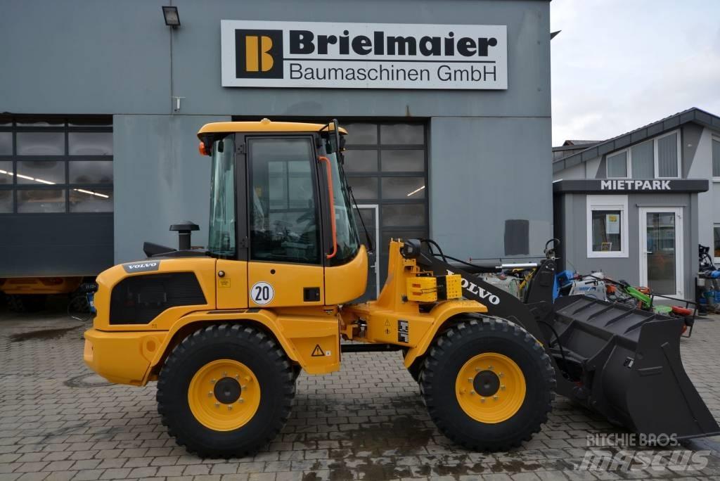 Volvo L 30 H Kolesni nakladalci