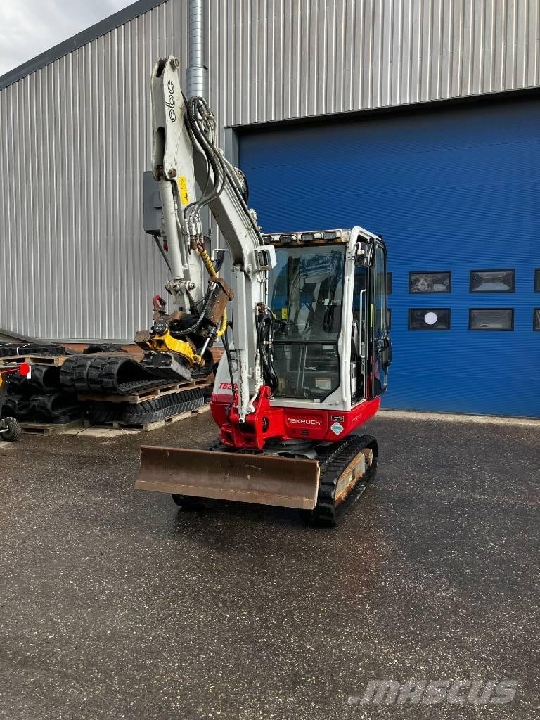 Takeuchi TB 230 Mini bagri <7t