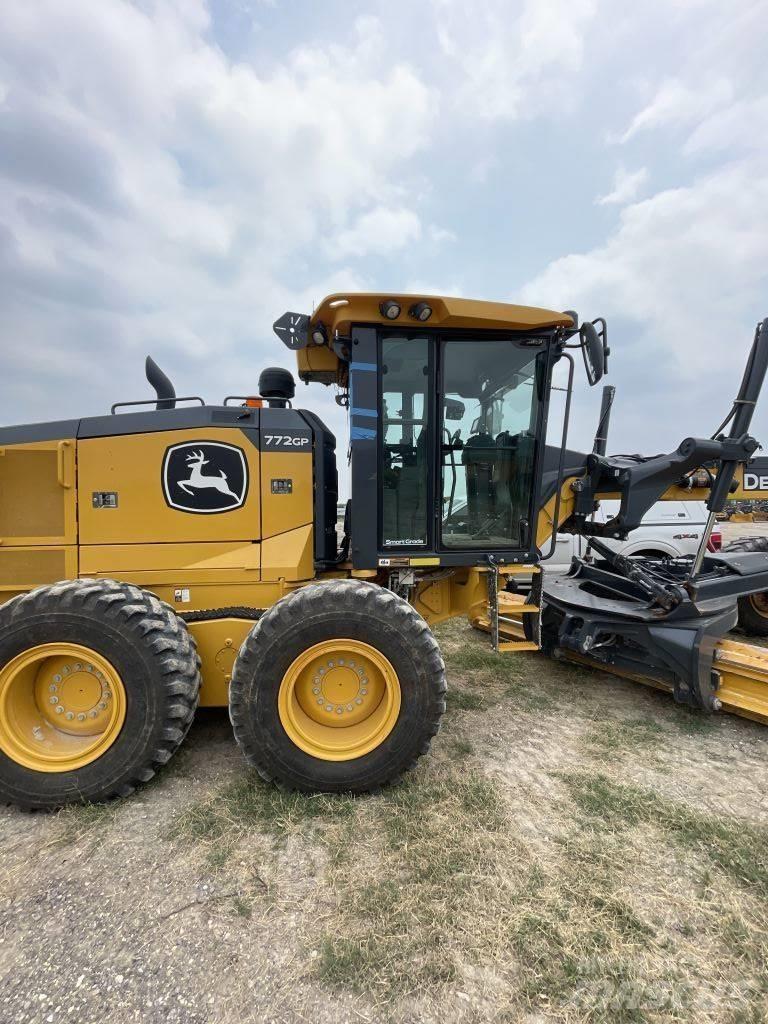 John Deere 772 GP Grederji