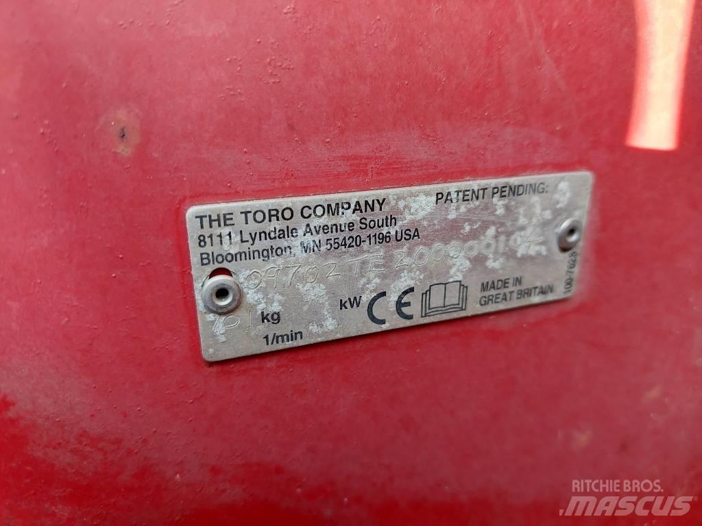 Toro Procore 880 Prezračevalniki in rahljalniki