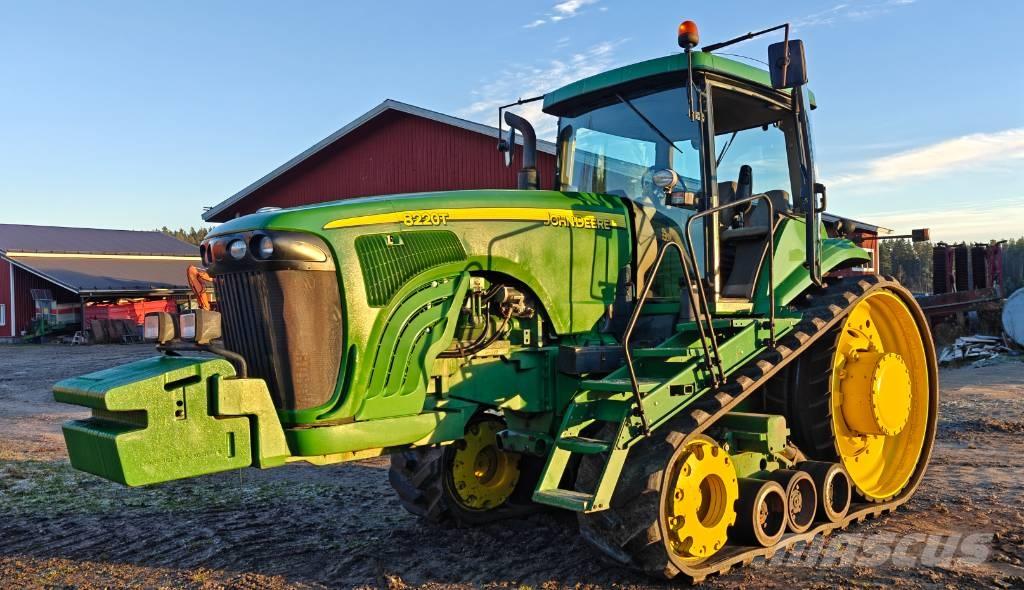 John Deere 8220 T Traktorji