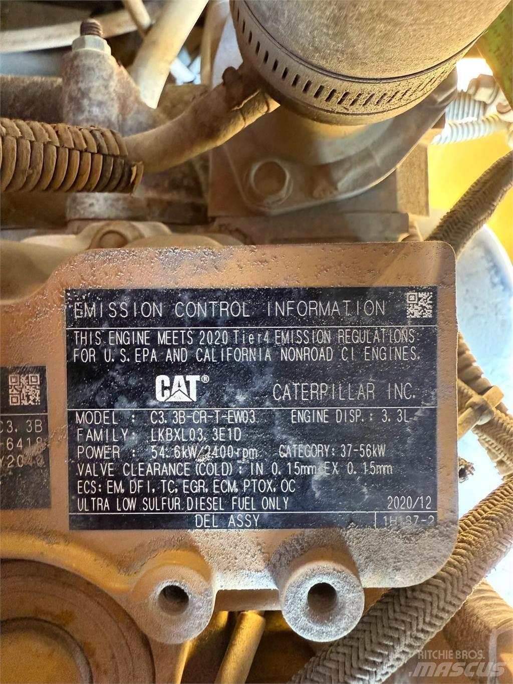 CAT 906M Kolesni nakladalci