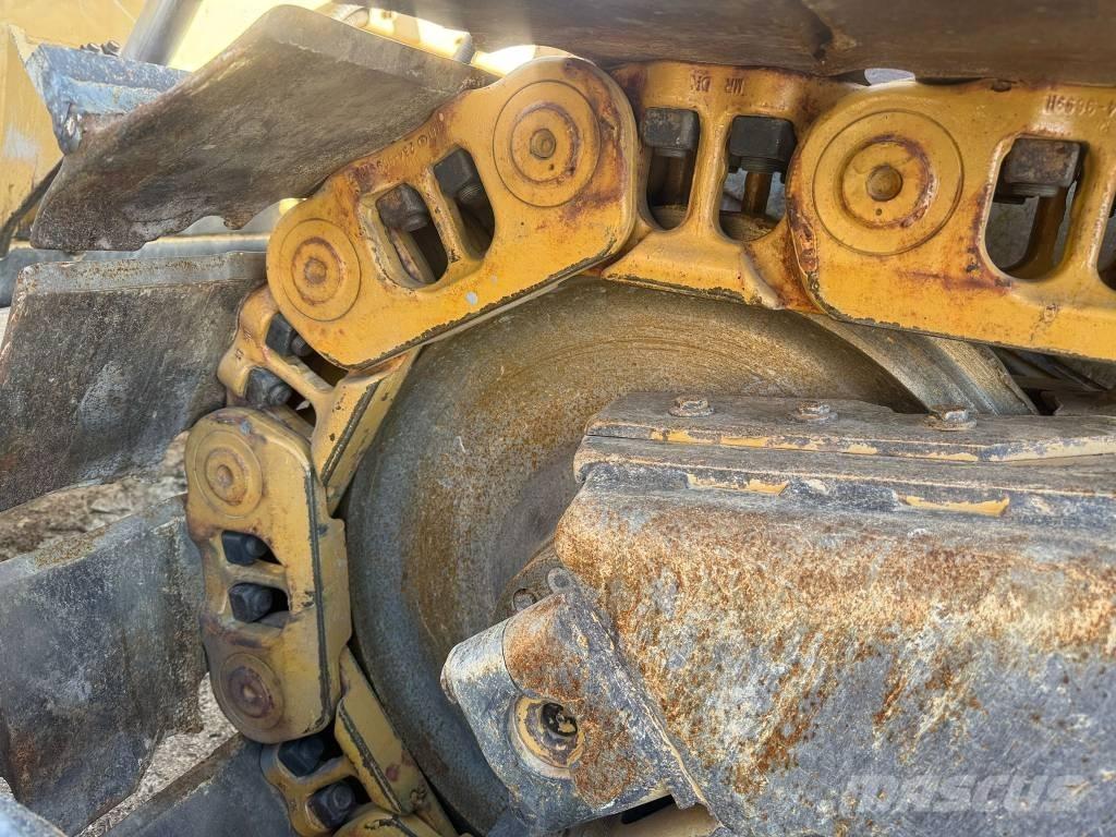 CAT D 6 T XL Buldožerji goseničarji