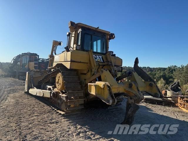 CAT D 6 T XL Buldožerji goseničarji