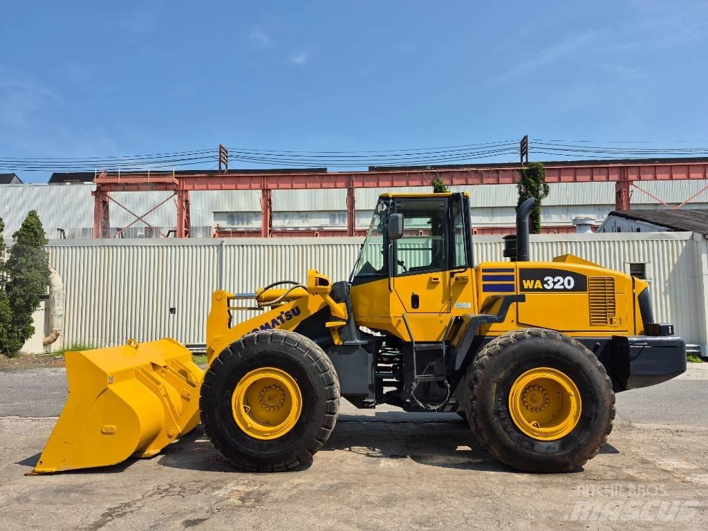 Komatsu WA 320-5 Kolesni nakladalci