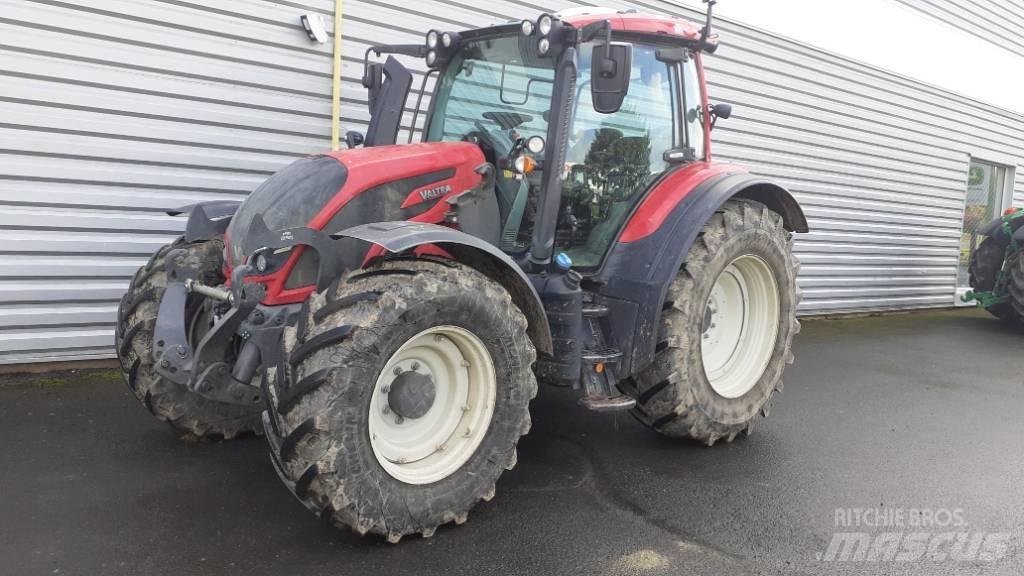 Valtra N 154 Traktorji