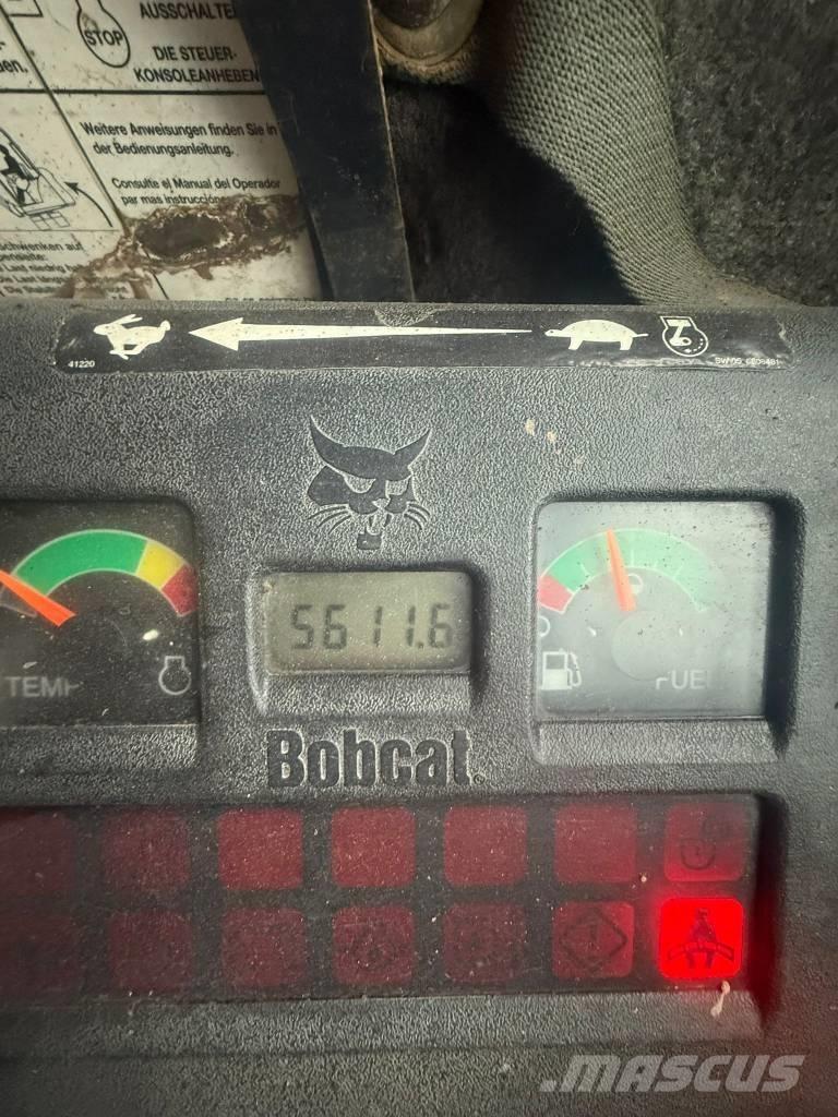 Bobcat 325 G Mini bagri <7t