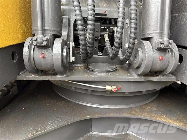 Volvo EC240 Bagri goseničarji