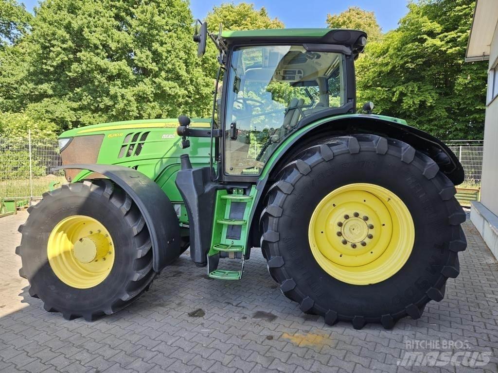 John Deere 6210R Traktorji
