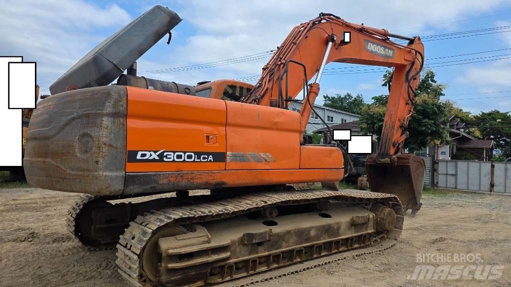 Doosan DX 300 LCA Bagri goseničarji